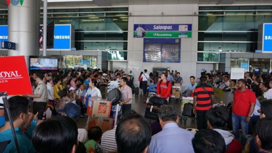 “Nóng” vé máy bay Tết, lập ban chỉ đạo kiểm soát tăng giá vé trái phép