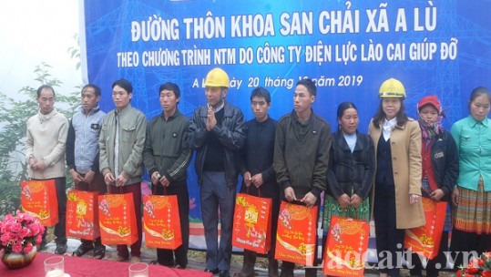 Điện lực Lào Cai chung tay xây dựng nông thôn mới