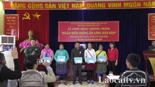 Khởi động chương trình 