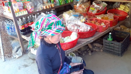 Hàng giả, kém chất lượng vẫn “len lỏi” lên vùng cao
