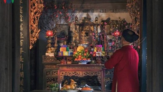Dọn dẹp bàn thờ ngày Tết: Những điều cần lưu ý