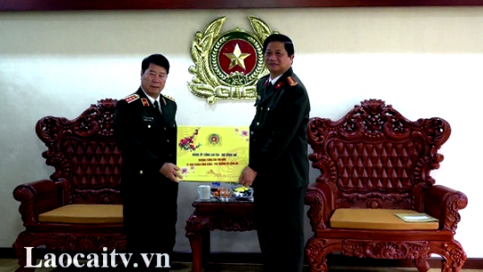 Thứ trưởng Bộ Công an Bùi Văn Nam thăm, chúc tết cán bộ, chiến sỹ Công an tỉnh Lào Cai