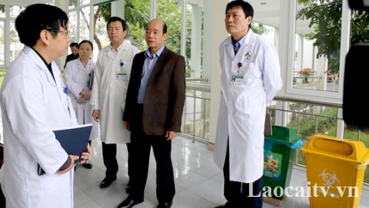 Kiểm tra công tác phòng, chống bệnh viêm phổi do virus corona tại các bệnh viện trọng điểm