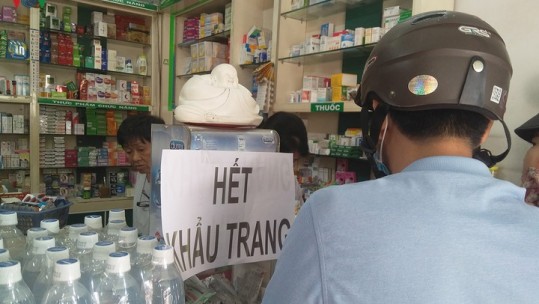 Yêu cầu rút giấy phép kinh doanh đối với cơ sở tăng giá khẩu trang