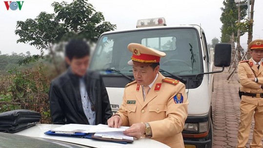Thí điểm nộp phạt vi phạm giao thông qua mạng thay vì phải qua kho bạc