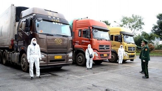 Không cách ly 14 ngày các lái xe hàng xuất khẩu sang Hà Khẩu (Trung Quốc) đi về trong ngày
