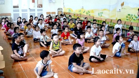 Tuyệt đối không nhận trông giữ trẻ và dạy thêm trong thời gian học sinh nghỉ học