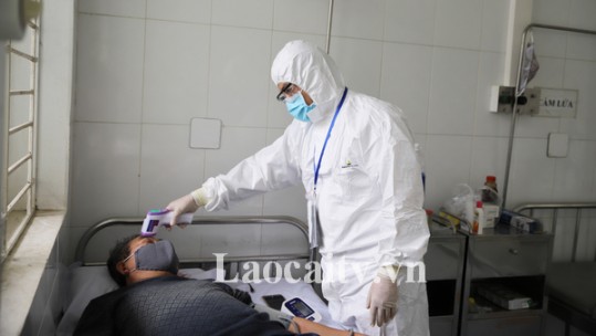 Tiếp tục cách ly các trường hợp đi cùng chuyến bay có bệnh nhân nhiễm Covid-19