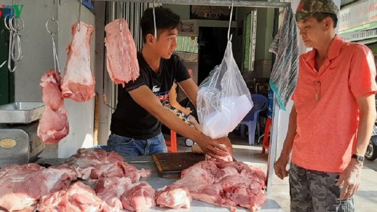 Dự kiến sẽ điều chỉnh giảm giá lợn hơi xuống mức 70.000 đồng/kg