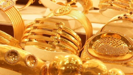 Giá vàng thế giới thấp hơn giá vàng SJC gần 1,7 triệu đồng/lượng
