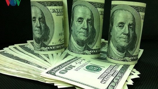 Giá USD hôm nay 9/4 bất ngờ tăng vọt