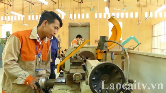 Phát triển nguồn nhân lực tiếp tục được xác định là lĩnh vực đột phá trong nhiệm kỳ mới