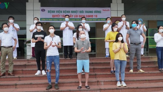 Chiều nay, 7 bệnh nhân mắc Covid-19 được công bố khỏi bệnh