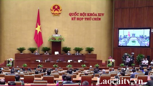 Người dân Lào Cai quan tâm theo dõi kỳ họp thứ 9, Quốc hội khóa XIV
