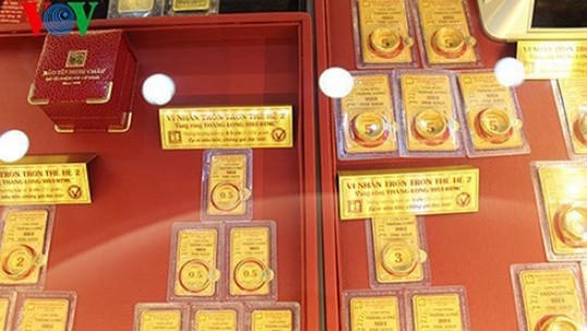 Giá vàng SJC vượt mốc 50 triệu đồng/lượng