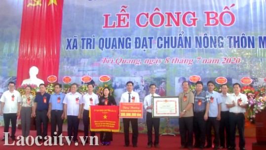 Xã Trì Quang đón Bằng công nhận đạt chuẩn nông thôn mới