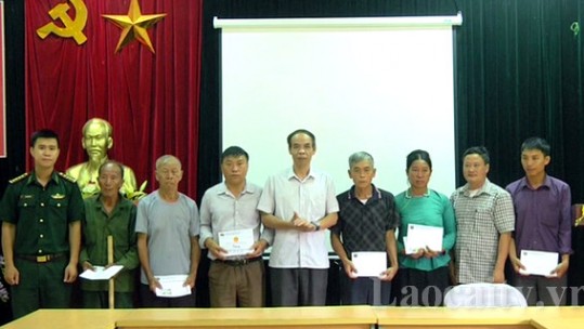 Nhiều địa phương tổ chức thăm, tặng quà gia đình chính sách, người có công với cách mạng