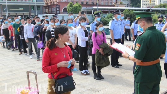 Lào Cai: Trao trả và tiếp nhận các đối tượng nhập cảnh trái phép qua biên giới