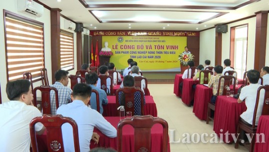 Lễ tôn vinh và trao Giải bình chọn sản phẩm công nghiệp nông thôn năm 2020