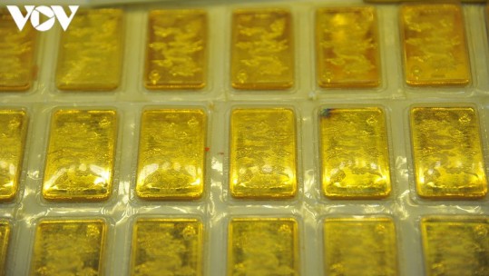 Giá vàng SJC thu hẹp khoảng cách mua - bán còn 2,6 triệu đồng/lượng
