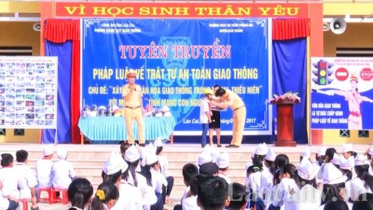 Lào Cai: Trên 17.000 chiếc mũ bảo hiểm sẽ được trao cho học sinh lớp 1