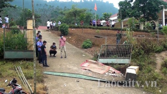 Văn Bàn: Đổ cổng trường, 3 học sinh tử vong