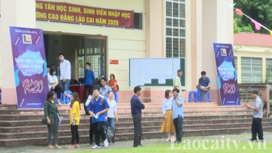 Trường Cao đẳng Lào Cai đón gần 800 học sinh THPT nhập học