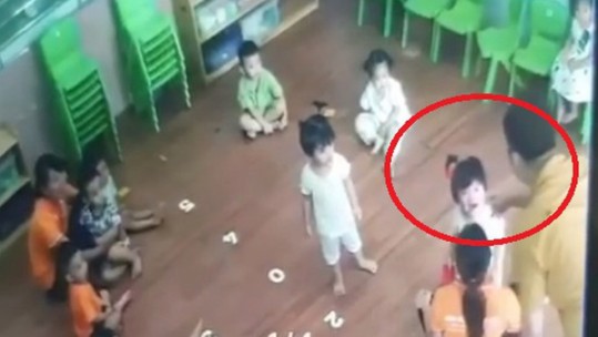 Truy tìm người hành hung bé gái 2 tuổi ở Lào Cai