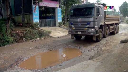 Tuyến đường Tỉnh lộ 151 đoạn qua xã Phú Nhuận, huyện Bảo Thắng xuống cấp nghiêm trọng