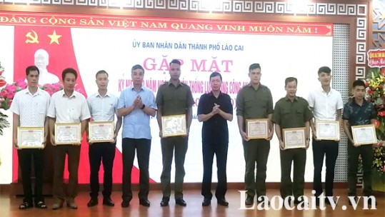 Thành phố Lào Cai gặp mặt kỷ niệm 70 năm Ngày truyền thống lực lượng Công an xã