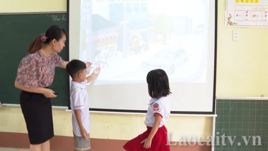 Giải pháp giảm áp lực trong việc đưa sách giáo khoa mới vào giảng dạy