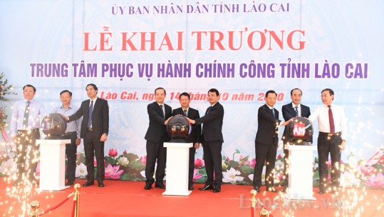 Tỉnh Lào Cai khai trương Trung tâm phục vụ hành chính công và khởi động Trung tâm điều hành thông minh