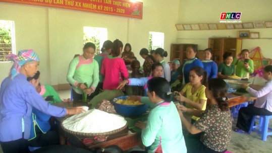 Nhân dân thôn Ún Tà, xã Cốc San gửi gắm sự yêu thương, sẻ chia tới “khúc ruột” miền Trung