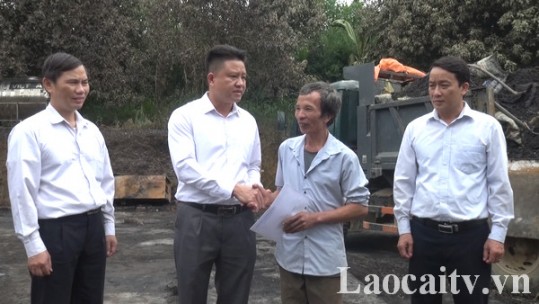 Văn Bàn hỗ trợ, giúp đỡ các gia đình khắc phục sau hỏa hoạn