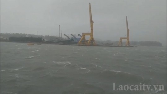 Quảng Ngãi căng mình ứng phó bão số 9