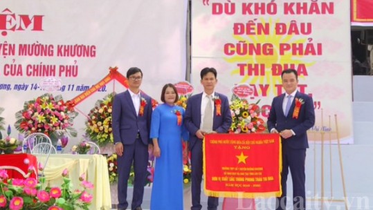 Trường THPT số 1 Mường Khương kỷ niệm 50 năm thành lập và đón nhận Cờ thi đua của Chính phủ
