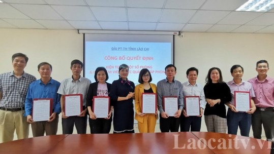 Đài Phát thanh - Truyền hình tỉnh Lào Cai công bố các quyết định kiện toàn tổ chức bộ máy và sắp xếp nhân sự