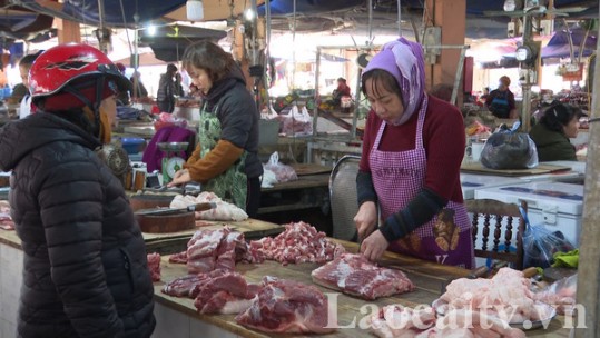 Giáp tết, giá thịt lợn tăng