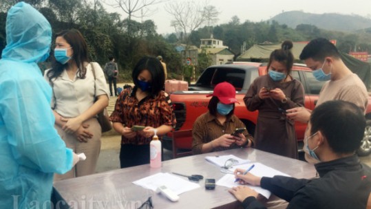 Có 298 người từ huyện Xín Mần, tỉnh Hà Giang trở về Lào Cai