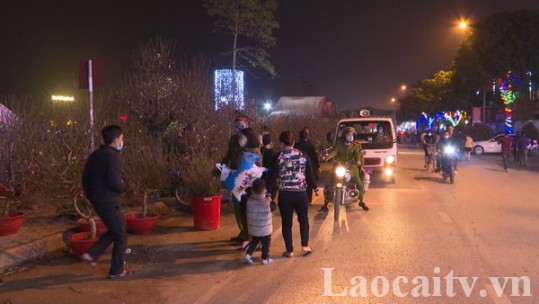 Đảm bảo an ninh trật tự chợ hoa ngày giáp tết