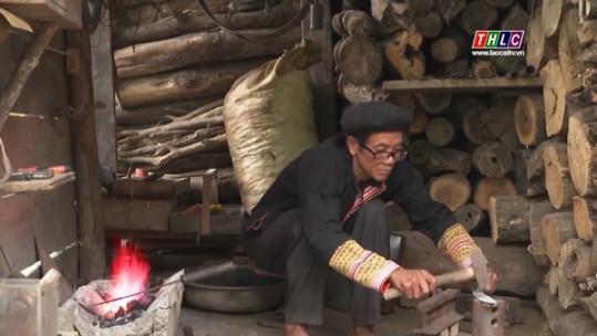 Chuẩn bị nông cụ sản xuất năm mới