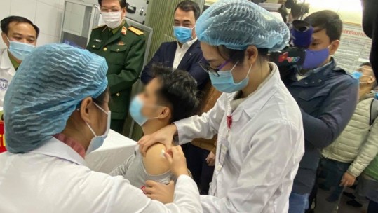 Vaccine COVID-19 Nanocovax thử giai đoạn 2 trên người