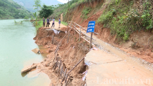 Nguy cơ thôn Kho Vàng, xã Cốc Lầu bị chia cắt vì sạt lở