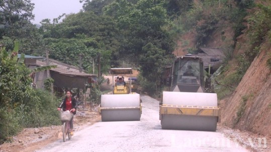 Khẩn trương nâng cấp, hoàn thiện tuyến đường Bản Phiệt – Làng Chung