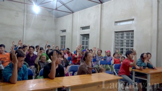 Nông dân Si Ma Cai hưởng ứng cuộc bầu cử đại biểu Quốc hội và HĐND các cấp