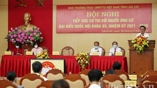 Hội nghị tiếp xúc cử tri với người ứng cử đại biểu Quốc hội tại đơn vị bầu cử số 2