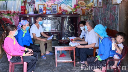 Phát huy vai trò người có uy tín trong tuyên truyền bầu cử