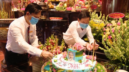 Tháng 5 nhớ Bác