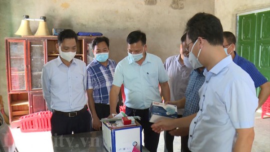 Đồng chí Hoàng Quốc Khánh, Phó Chủ tịch UBND tỉnh kiểm tra công tác chuẩn bị bầu cử tại huyện Văn Bàn