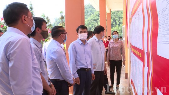 Thường trực Tỉnh ủy kiểm tra công tác bầu cử tại các địa phương